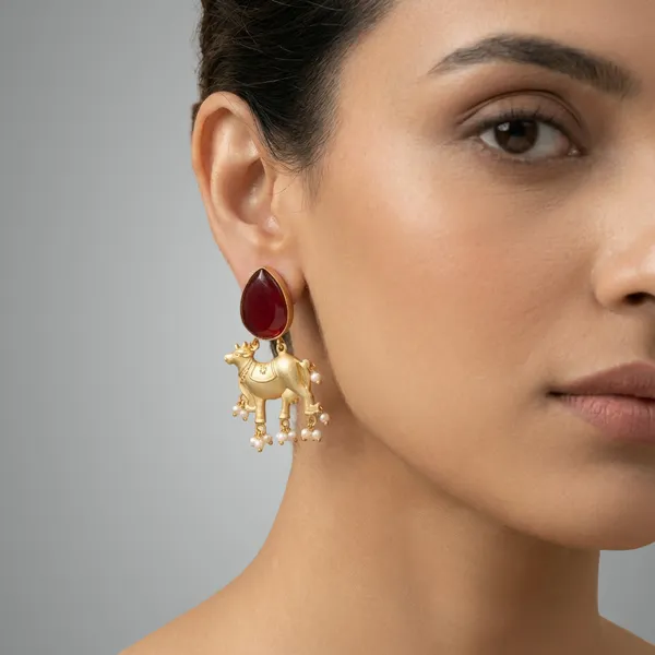 White_And_Gold_Elegant_Teardrop_Stone_Cow_Dangle_Earrings_With_Pearl_Accents_For_Women