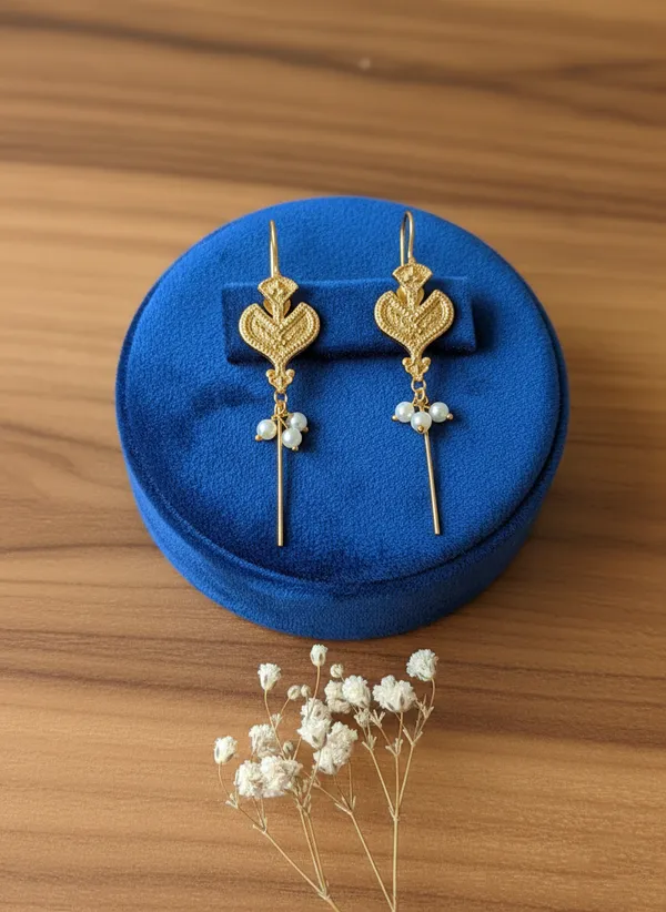 Gold_And_White_Elegant_Plated_Heart_Drop_Earrings_With_Pearl_Cluster_For_Women