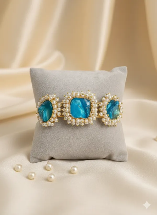 Turquoise_And_Gold_Elegant_Pearl_Statement_Bracelet_For_Women