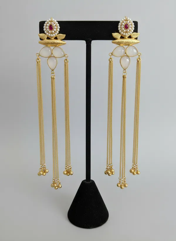 Gold_Traditional_Toned_Kundan_And_Tassel_Drop_Earrings_For_Women