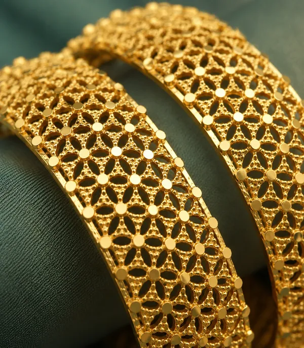 Gold_Swarnika_Jali_Bangles_For_Women