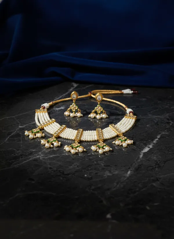 White_And_Gold_Elegant_Pearl_Choker_Necklace_Set_With_Golden_Accents_Matching_Earrings_For_Women