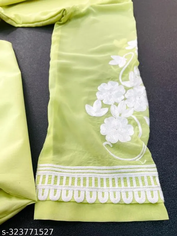 Green_Faux_Georgette_With_Chikankari_Embroidery_With_Cotton_Blend_Kurti_Set_For_Women