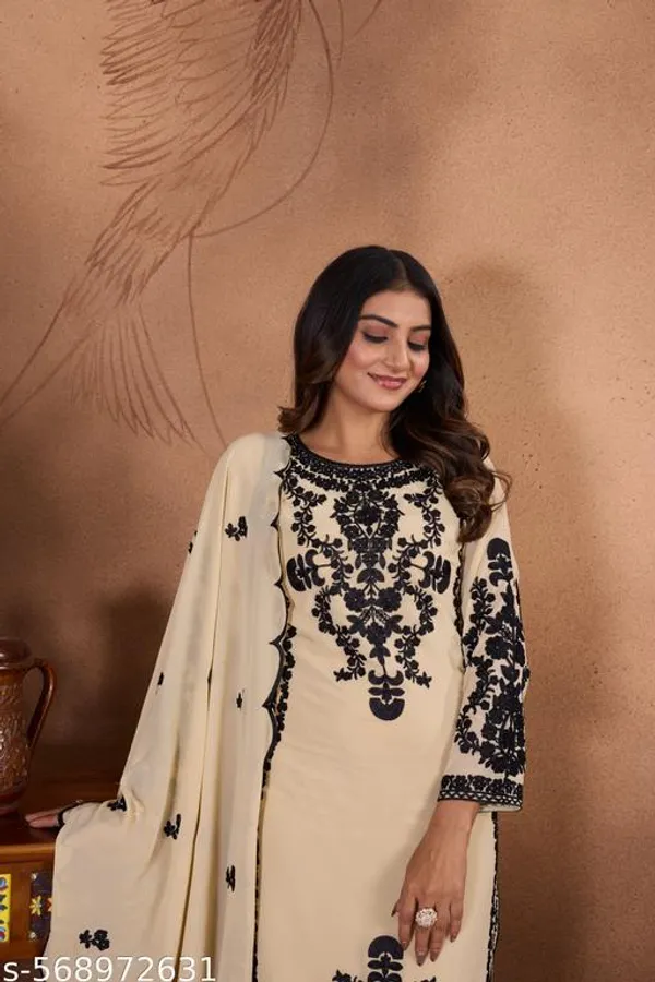 Cream_Georgette_Blend_With_Chikankari_Work_Kurti_Set_For_Women