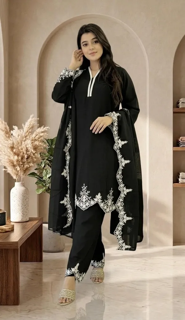Black_Georgette_With_Embroidery_Kurti_Set_For_Women