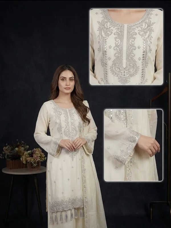 ZARIYAAN_Ivory_Silver_Embroidered_Kurta_Set