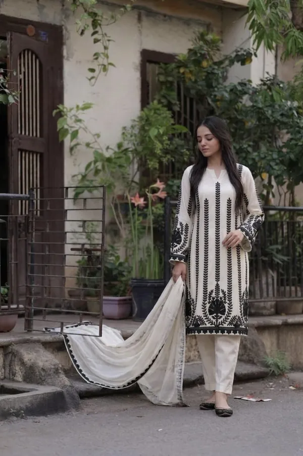 ZARIYAAN'S_LATEST_3_PCS_KURTA_SET