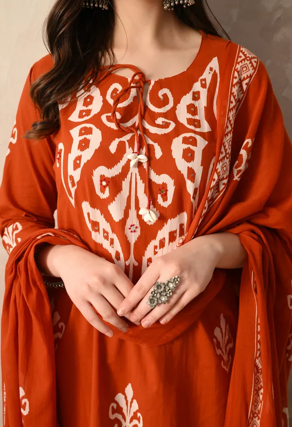 Rust_Ikkat_Digital_Printed_Kurta_Set_With_Dupatta_And_Tussles_For_Women