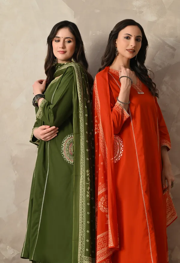 Green_Embroidered_Pocket_Kurta_Set_With_Dupatta_For_Women