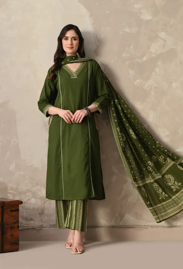 Green_Embroidered_Pocket_Kurta_Set_With_Dupatta_For_Women