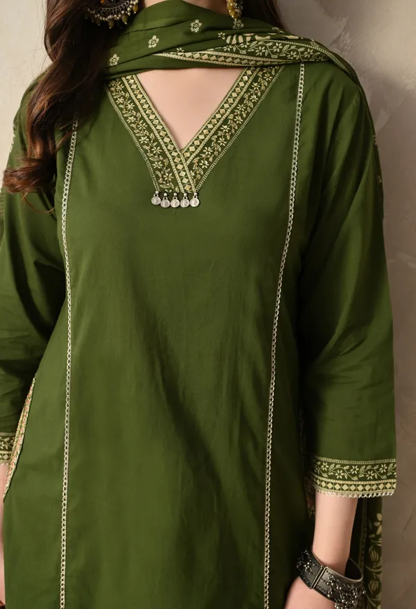 Green_Embroidered_Pocket_Kurta_Set_With_Dupatta_For_Women