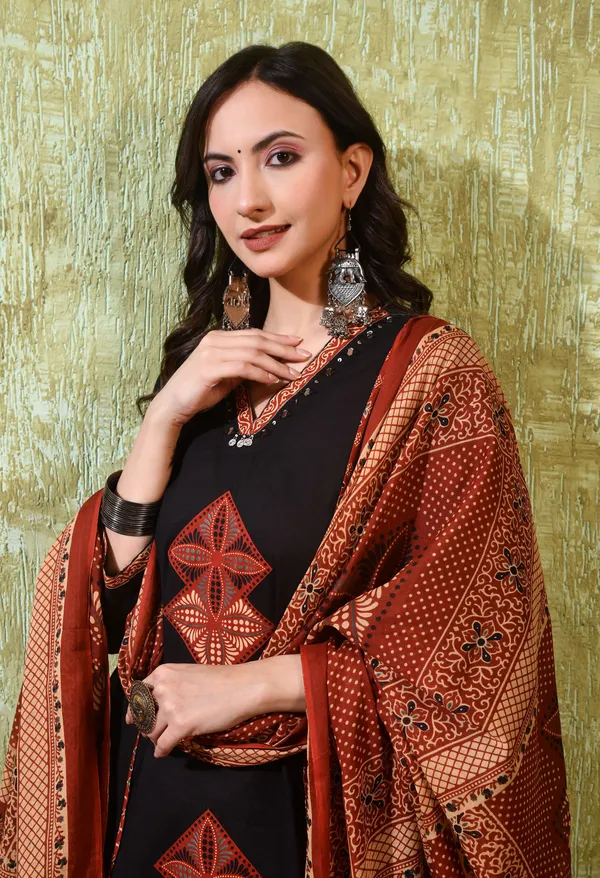 Black_Cotton_Handwork_Kurta_Set_For_Women