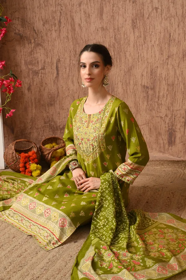 Green_Digital_Printed_Handwork_Kurta_Set_With_Dupatta