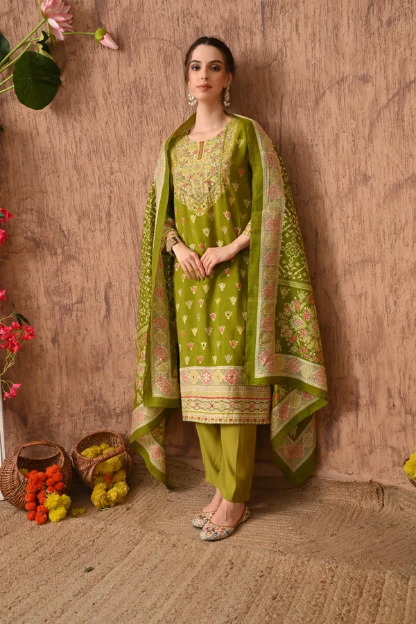 Green_Cotton_Embroidery_Kurta_Set_For_Women