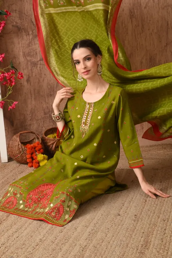 Green_Cotton_Embroidery_Kurta_Set_For_Women