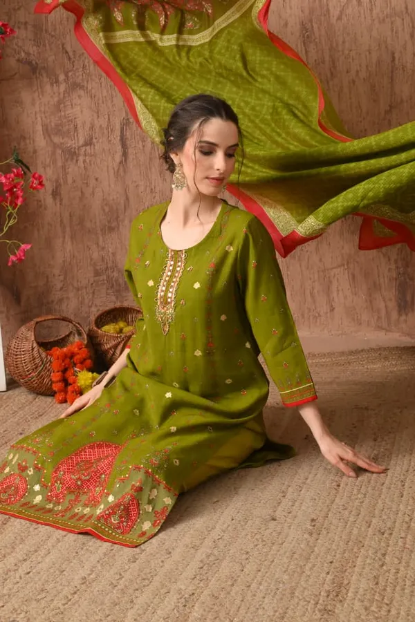Green_Cotton_Embroidery_Kurta_Set_For_Women