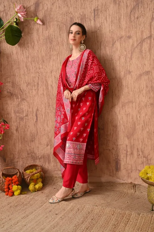 Black_Cotton_Embroidery_Kurta_Set_For_Women