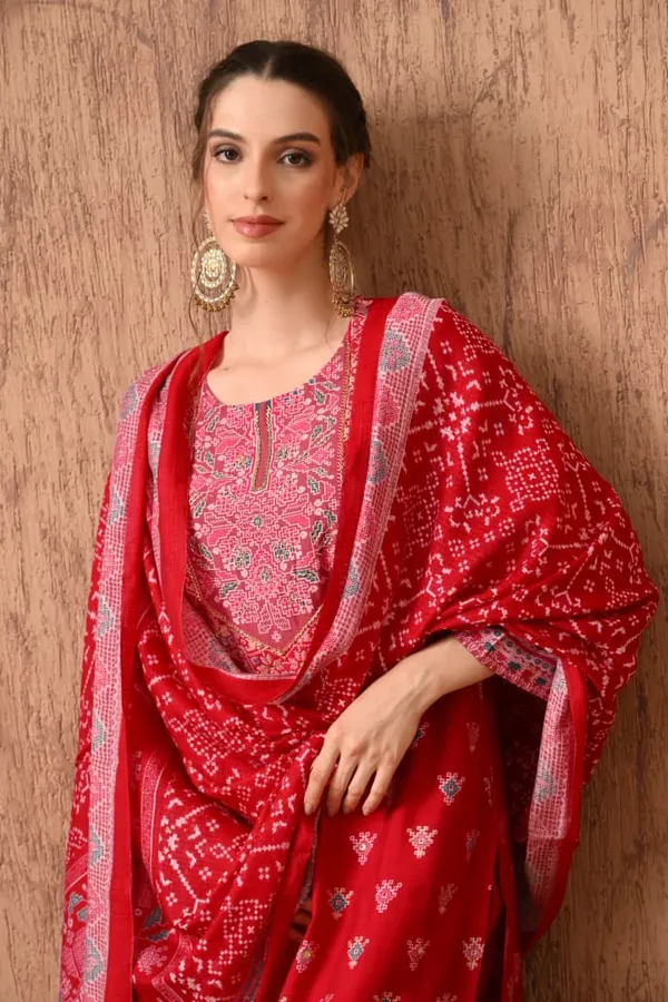 Black_Cotton_Embroidery_Kurta_Set_For_Women