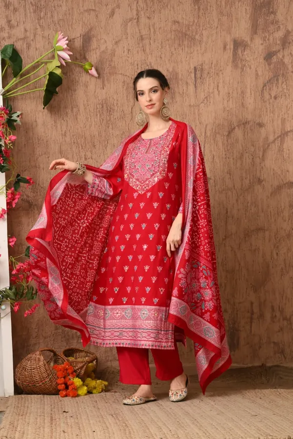 Black_Cotton_Embroidery_Kurta_Set_For_Women