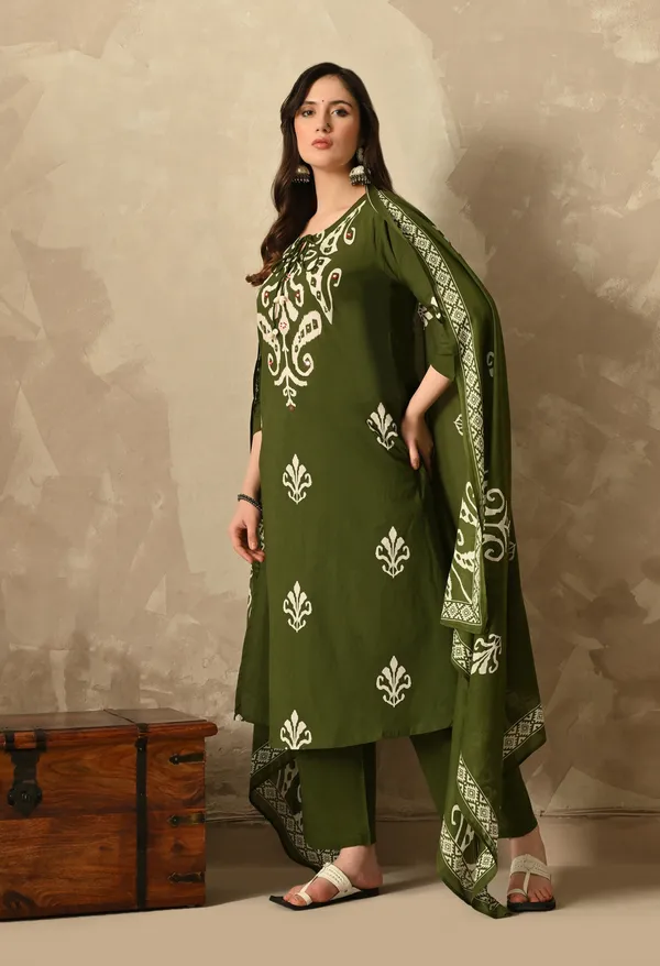 Mehndi_Green_Ikkat_Digital_Printed_Kurta_Set_With_Dupatta_And_Tussles_For_Women