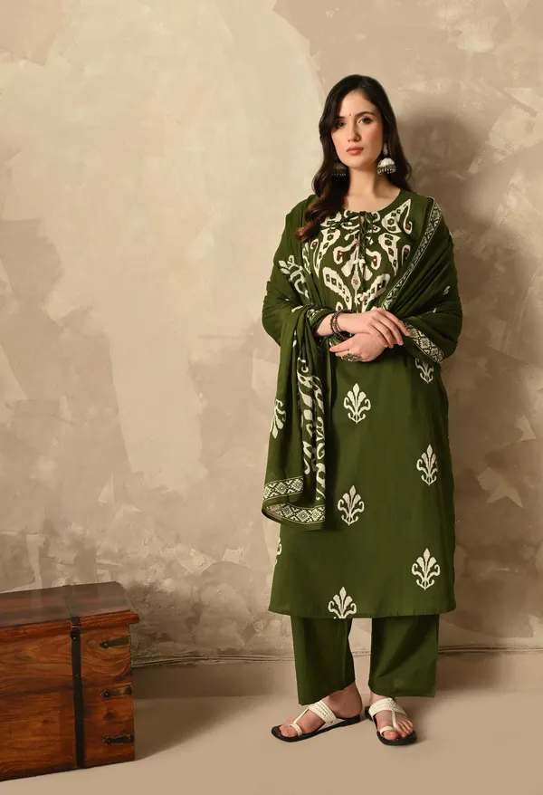 Mehndi_Green_Ikkat_Digital_Printed_Kurta_Set_With_Dupatta_And_Tussles_For_Women