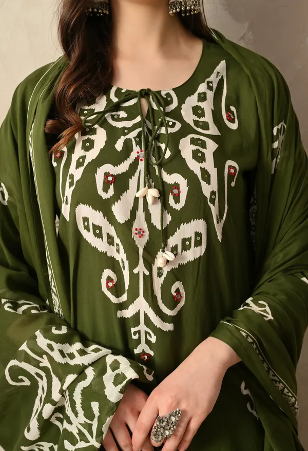 Mehndi_Green_Ikkat_Digital_Printed_Kurta_Set_With_Dupatta_And_Tussles_For_Women