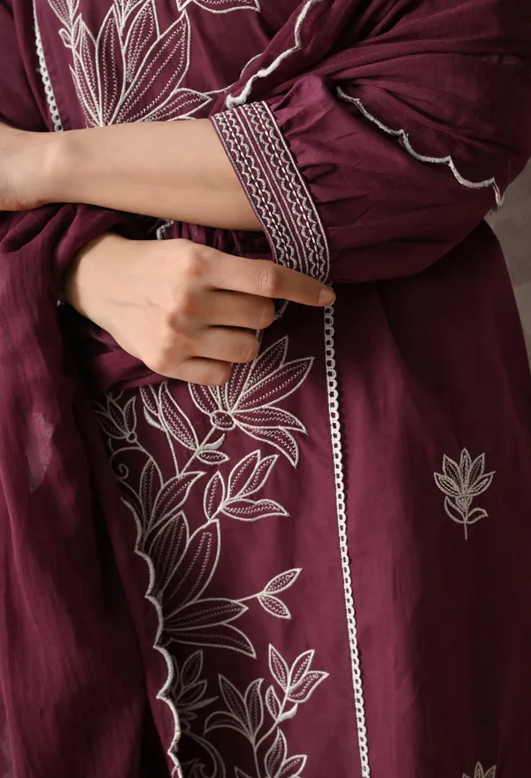 Purple_Embroidered_Kurta_Set_With_Scalloped_Dupatta_For_Women