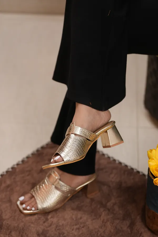 Golden_Faux_Leather_Premium_Heels_For_Women