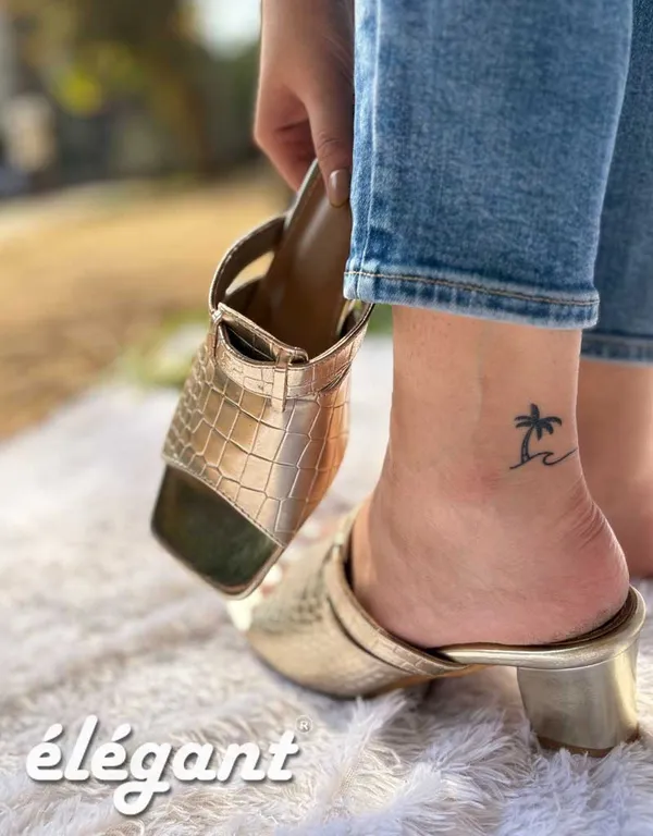 Golden_Faux_Leather_Premium_Heels_For_Women