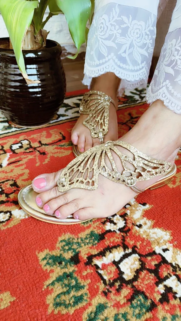 Gold_Faux_Leather_Flats_For_Women