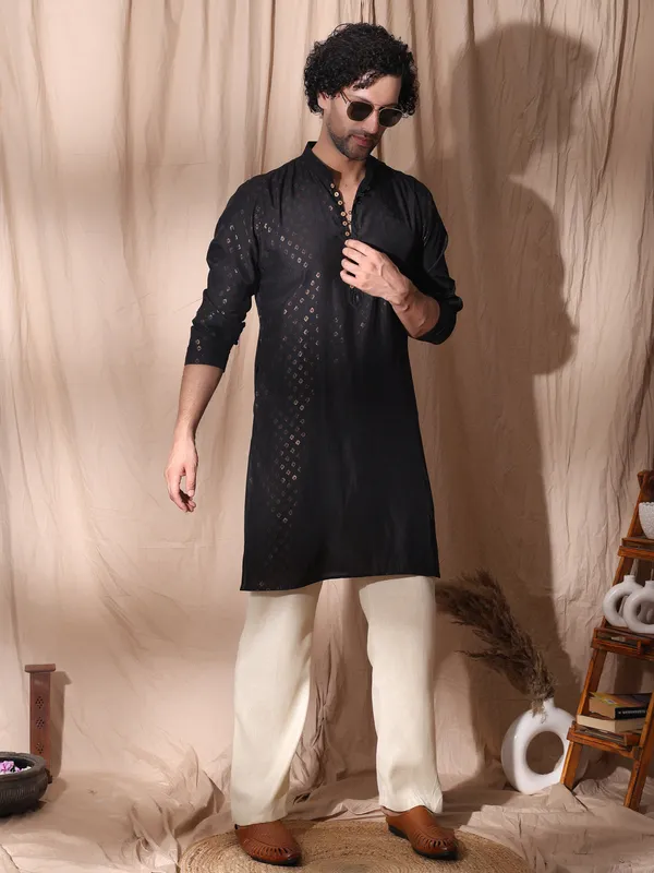 Black_Cotton_Full_Sleeve_Collar_Kurta_For_Men_For_Men