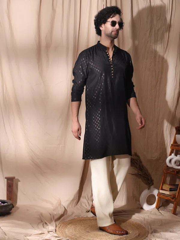 Black_Cotton_Full_Sleeve_Collar_Kurta_For_Men_For_Men