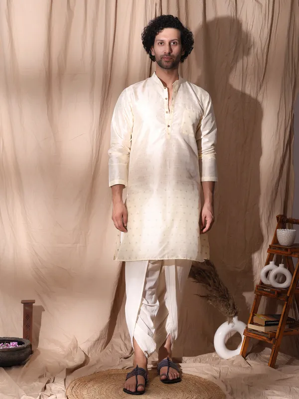 White_Cotton_Front_Pocket_Detailed_Men_Kurta_For_Men