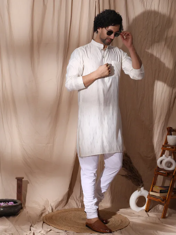 White_Cotton_Front_Pocket_Detailed_Kurta_For_Men_For_Men