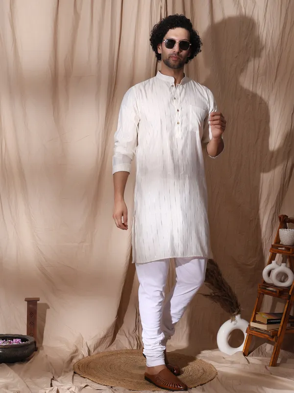 White_Cotton_Front_Pocket_Detailed_Kurta_For_Men_For_Men
