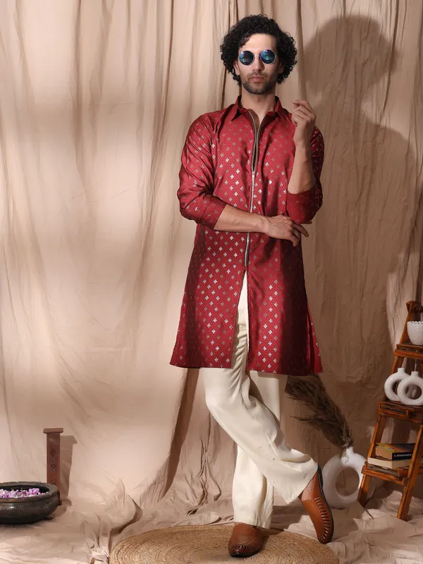 Red_Cotton_Collared_Kurta_With_Zipper_Detailed_Kurta_For_Men