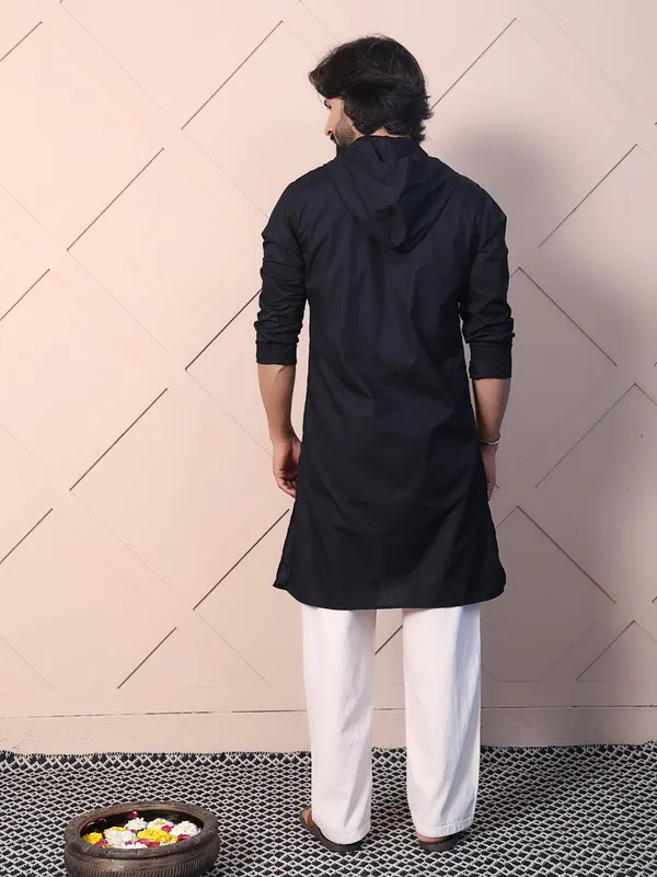 Black_Cotton_Kurta_With_Hood_Twist_For_Men