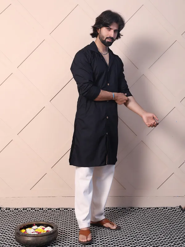 Black_Cotton_Kurta_With_Hood_Twist_For_Men