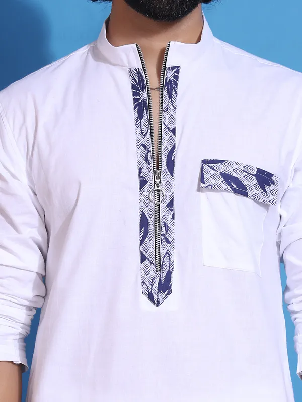 White_Cotton_Kurta_With_Zipper_Closure_For_Men