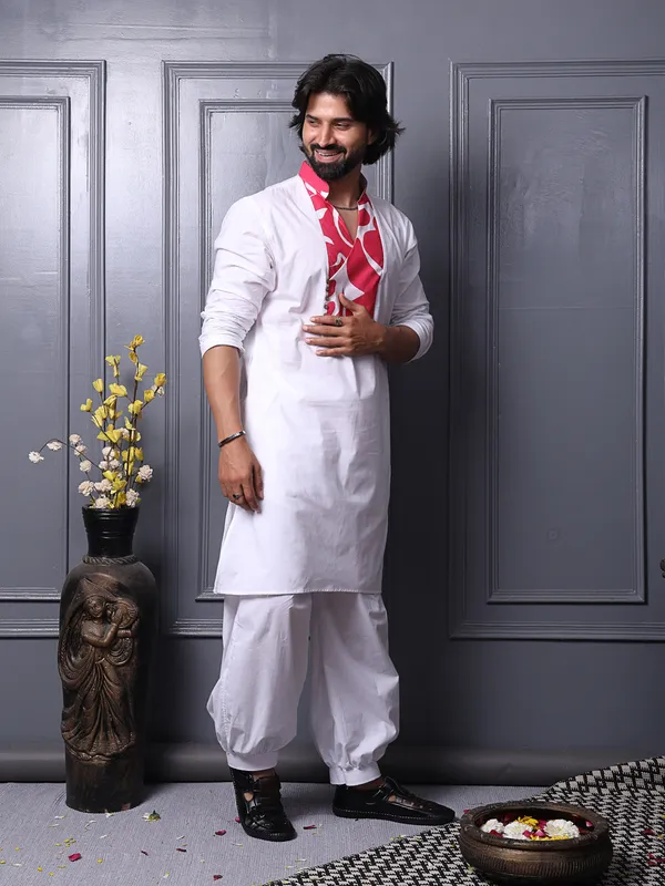 White_Cotton_Long_Kurta_With_Printed_Yoke_Design_For_Men