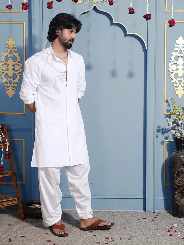 White_Cotton_Cotton_Kurta_With_Golden_Thread_Detailing_For_Men
