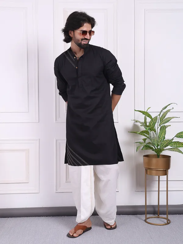 Black_Cotton_Kurta_With_A_Straight_Fit_And_Discreet_Placket_Detail_For_Men