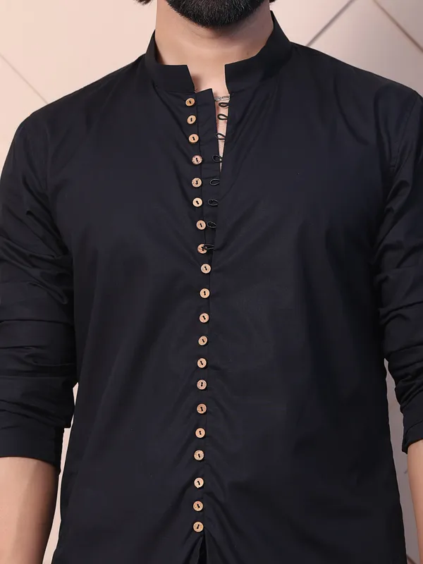 Black_Cotton_Blend_Kurta_With_Button_Loop_Accents_And_A_Front_Slit_For_Men