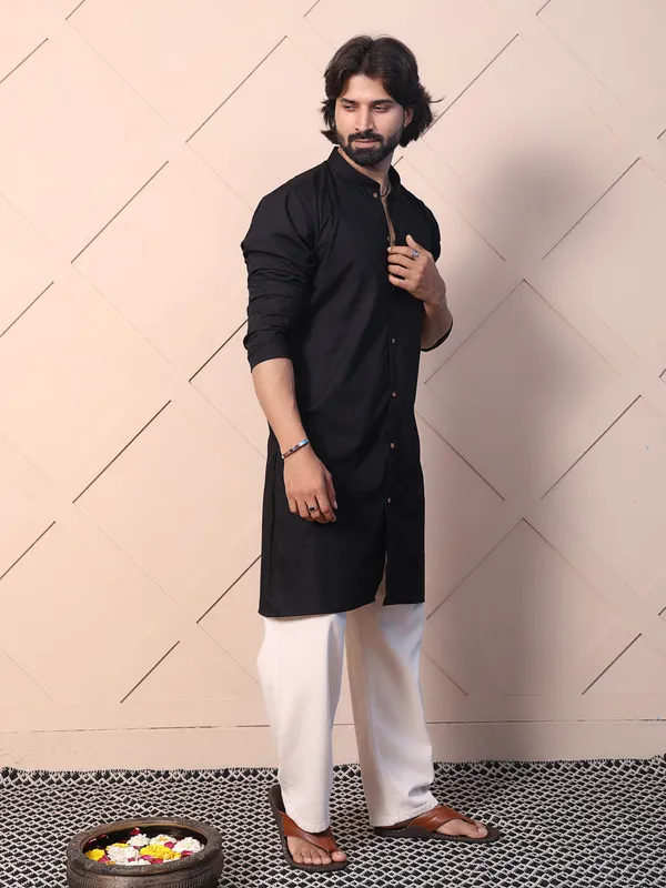 Black_Cotton_Solid_Kurta_For_Men_For_Men