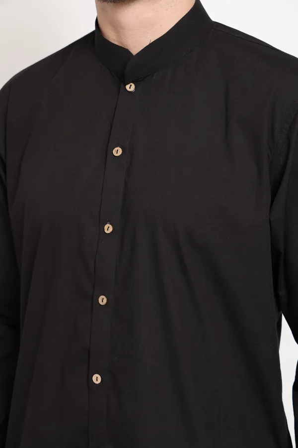 Black_Cotton_Kurta_With_Wooden_Button_Charm_For_Men