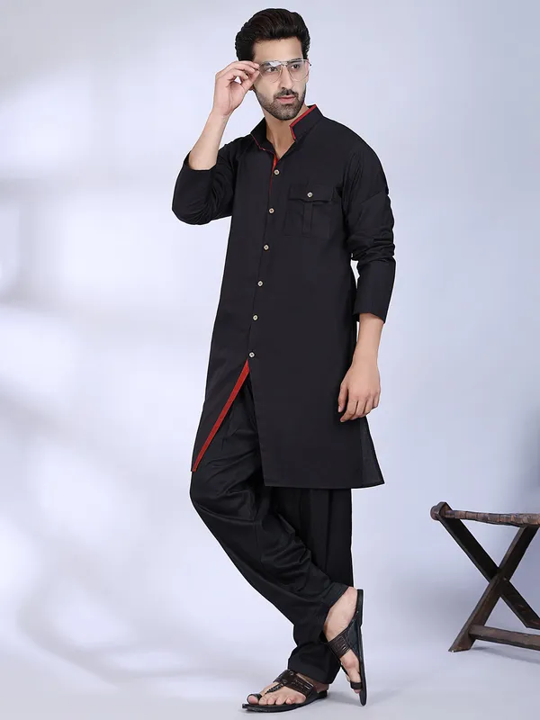 Black_Cotton_Kurta_With_Red_Accents_Pocket_Detailing_For_Men