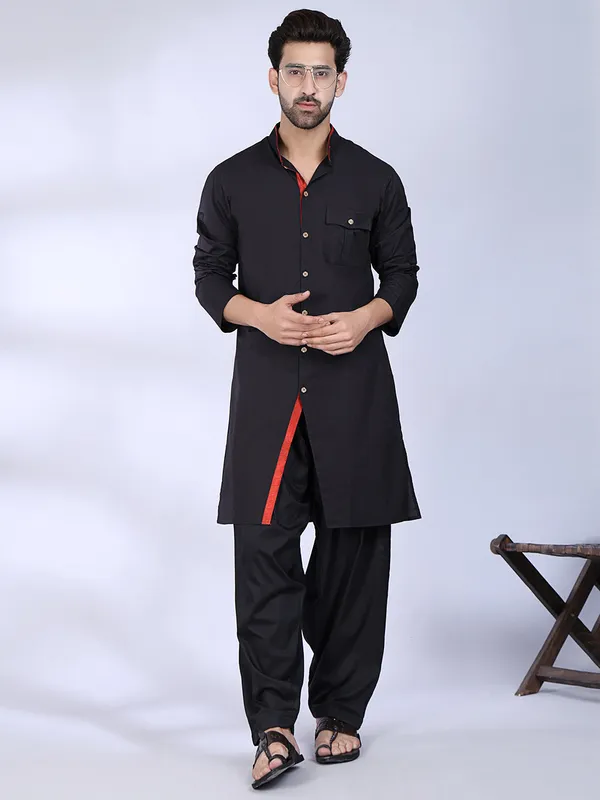 Black_Cotton_Kurta_With_Red_Accents_Pocket_Detailing_For_Men
