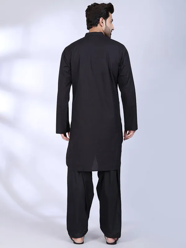 Black_Cotton_Classic_Kurta_With_Band_Collar_For_Men