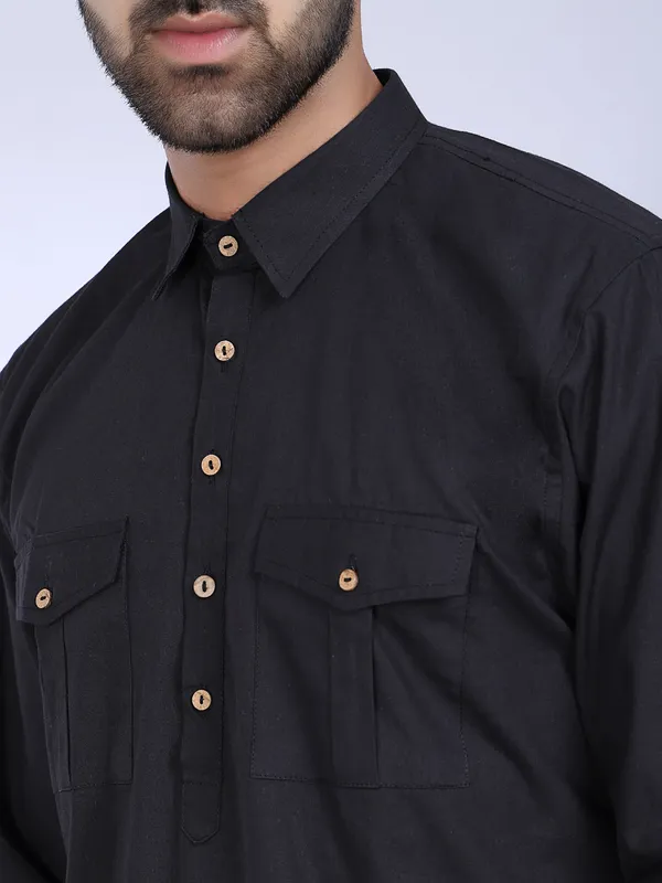 Black_Cotton_Double_Pocket_Kurta_For_Men