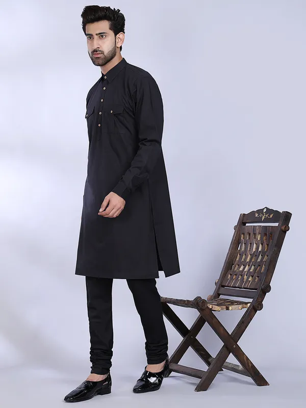 Black_Cotton_Double_Pocket_Kurta_For_Men
